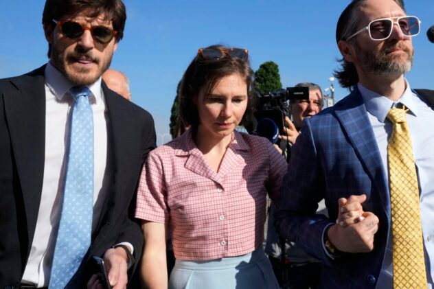 Amanda Knox vows to 'fight for the truth' after Italian court convicts her again of slander