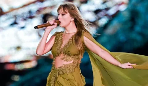 Emotional Taylor Swift stops during Anfield performance after incredible crowd reaction