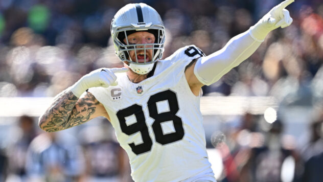 Las Vegas Raiders edge rusher Maxx Crosby claims he and his teammates have seen a UFO