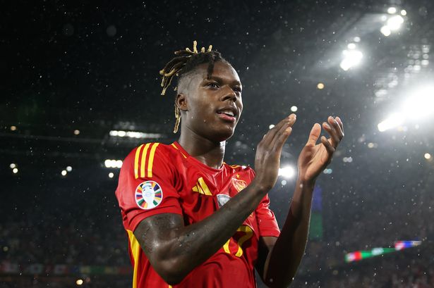 Arsenal in trouble with Spain stars whispering in ear of Chelsea target Nico Williams