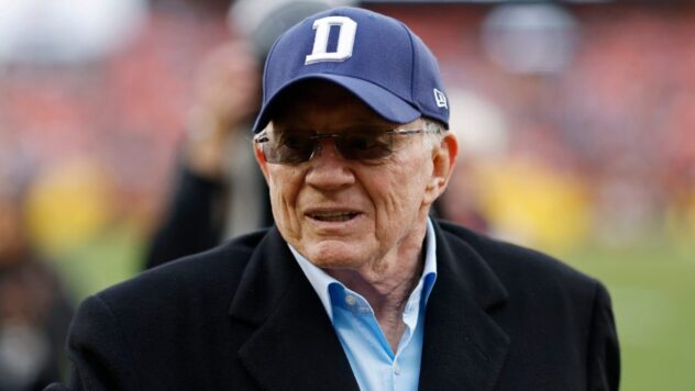 Jerry Jones seeking to recoup $1.6 million in legal fees in breach of contract case