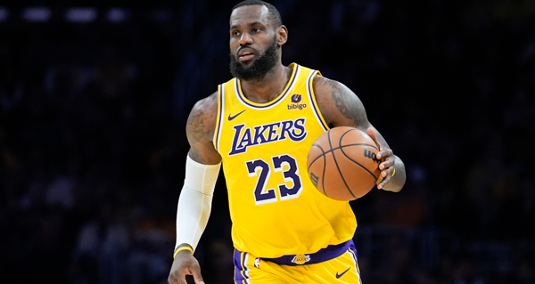LeBron James, Lakers Agree To Two-Year, $104M Deal With Player Option, No Trade Clause