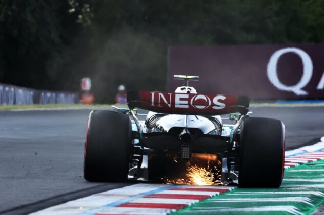 Mercedes explains Hamilton's 'struggles' with F1's ground-effect cars
